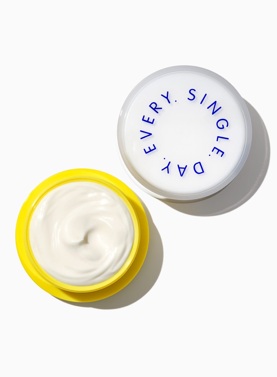 Superscreen Hydrating Daily Cream SPF 40 - Image 3